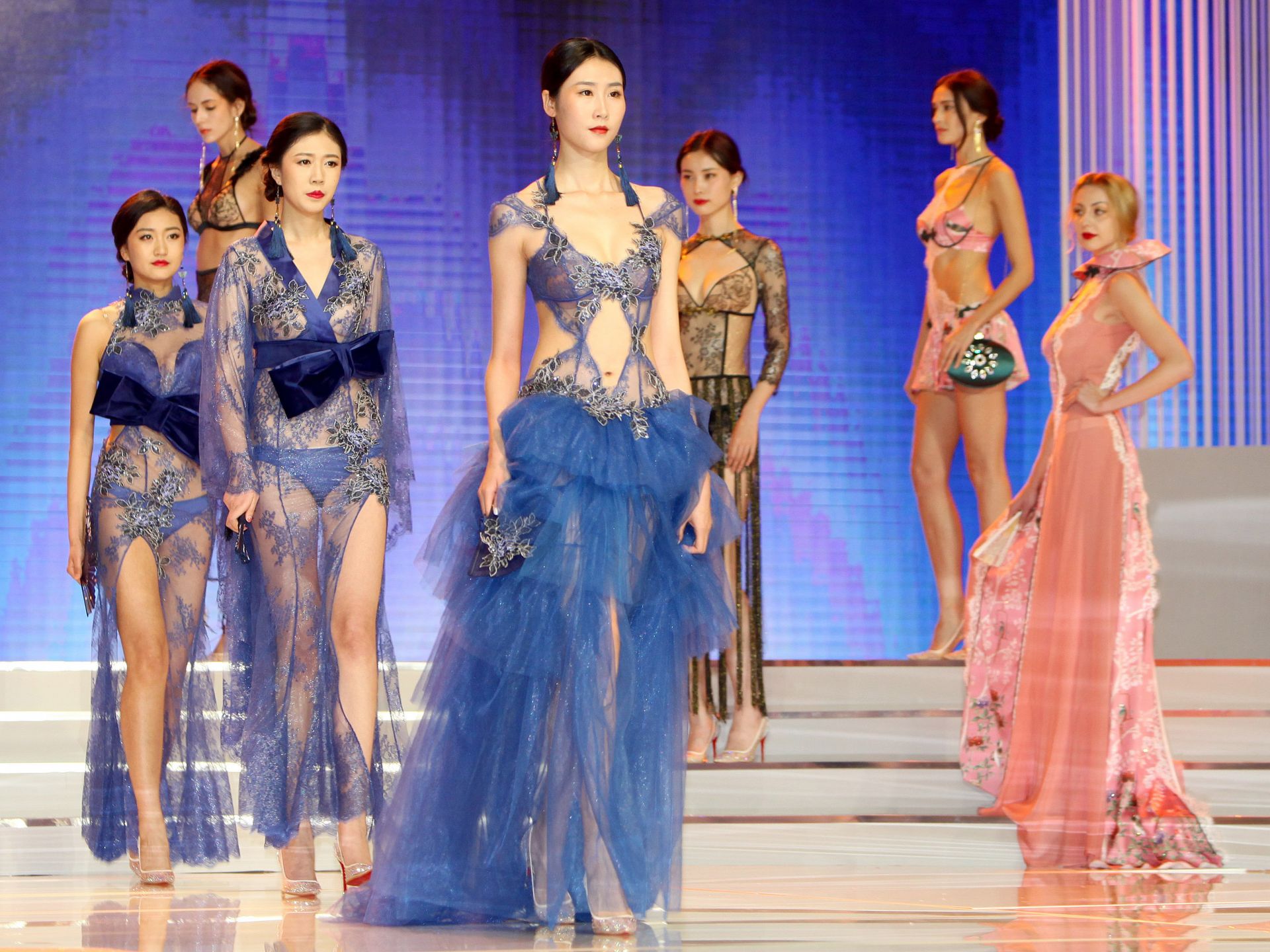深圳这场"内衣秀"迷倒3位国际时尚界顶级大咖