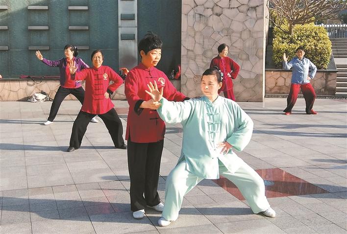 坪山区太极拳协会会长杜会杰全情投入推广国粹