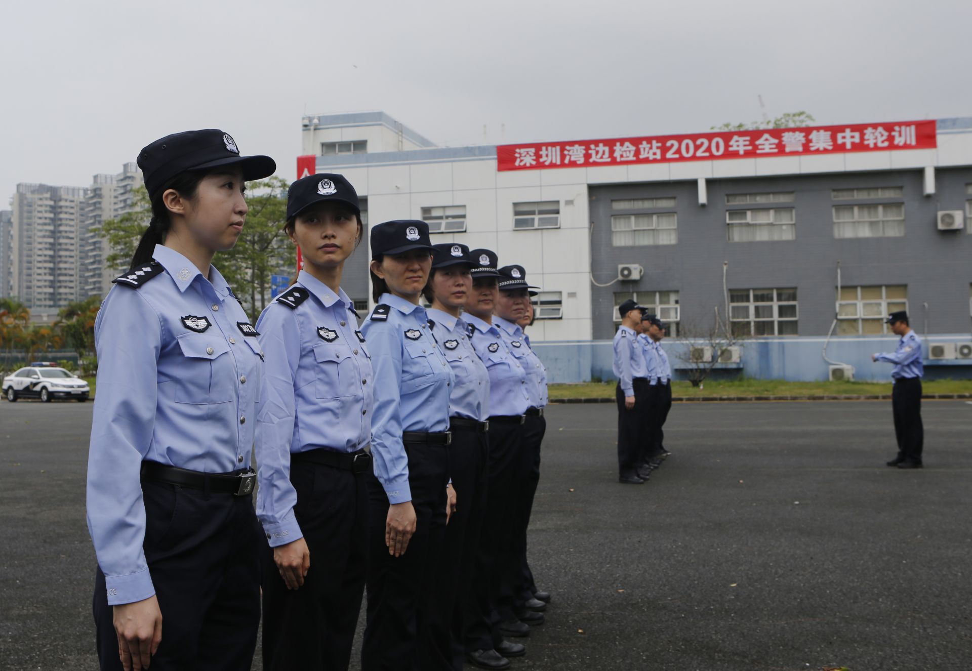 组图| 深圳湾边检站大练兵组图