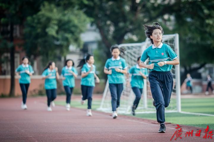 广州初高中:放学后让学生尽情玩,高考前一天还上体育课