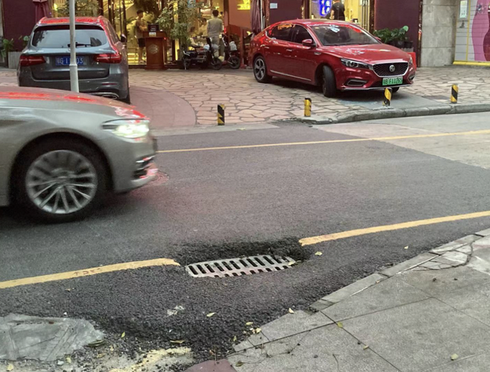 分别是坂田街道旺塘小区附近道路,黄贝岭二路深业东岭路段和横岗富康