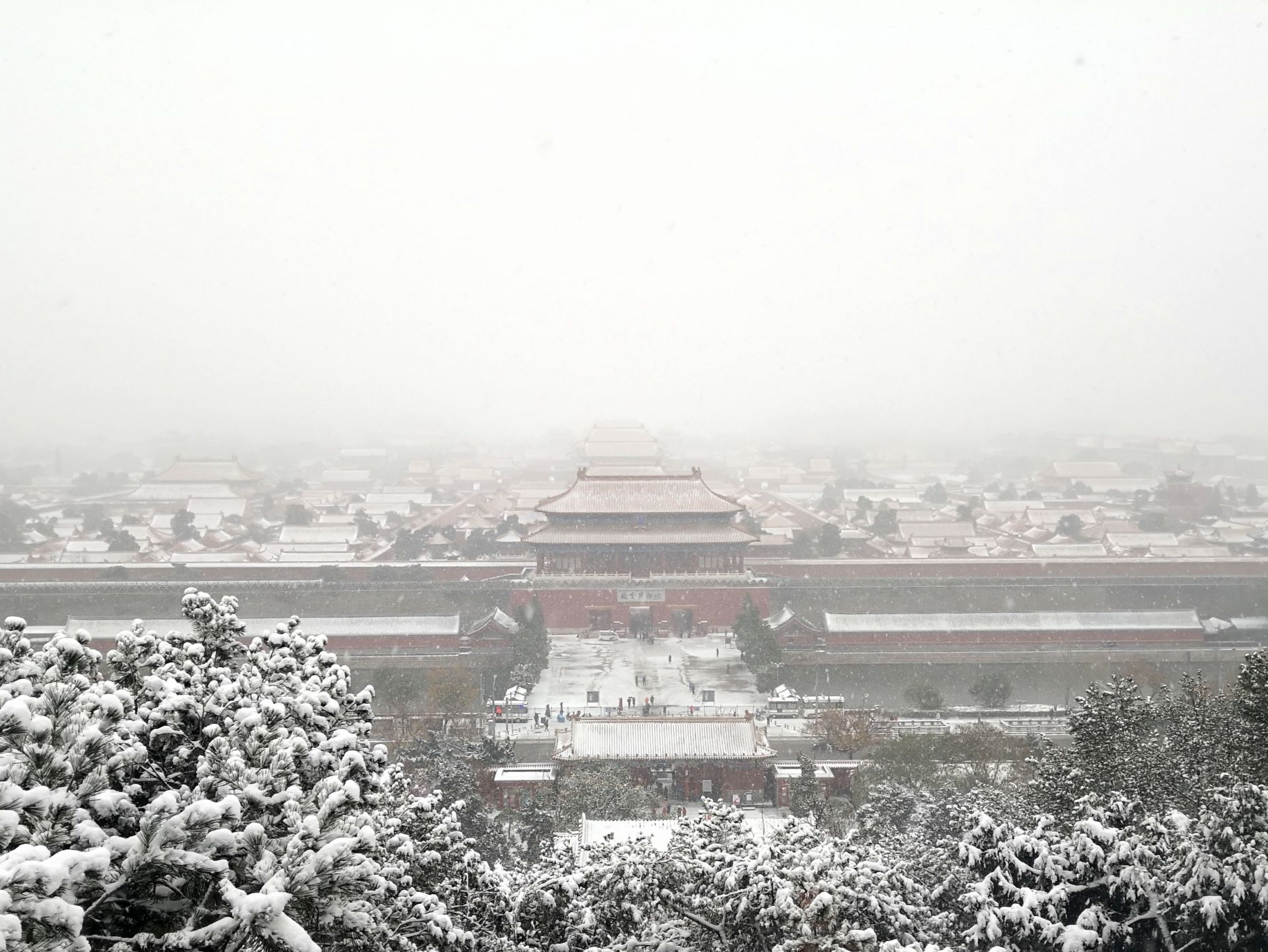 立冬日北京迎初雪