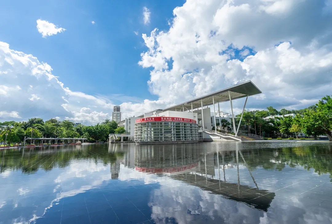 异地校区,北大深研院见证并参与了北京大学在高等教育领域的鹰击长空