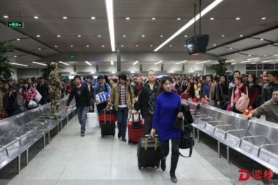 深圳春运期间增开14对夜间高铁 5条地铁线运营延至24时