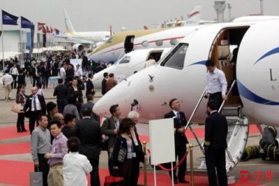 想试试开飞机吗？1月26日去深圳体育场看私人航空博览会