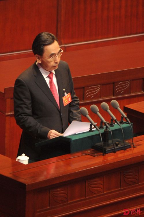 朱小丹作报告