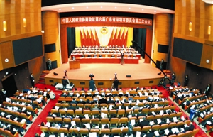 马兴瑞许勤与委员互动：解放思想思路要宽 城市建设要利长远