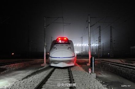 客流高峰到铁路加开夜间高铁 亲们一定要提前到站候车