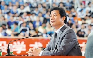 深中校长王占宝申请提前退休