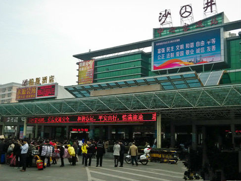 打开电子地图，沙井街道大部分路况显示“红色”
