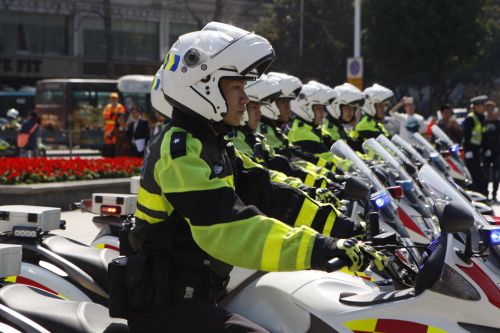 深圳交警成立“铁骑”01