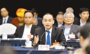 张育彪代表：“我要带着村民去敲钟上市”