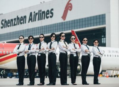 深圳11位女飞行员，美丽在天际绽放