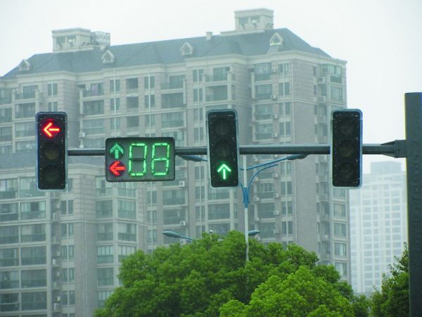 路口信号灯时长将能智能调整