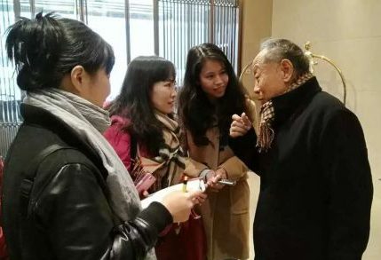 李肇星祝深圳一天比一天好 祝深圳特区报的读者越来越多