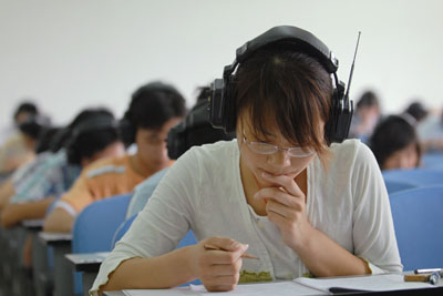 广东高考英语听说考试明日开考 实行指纹身份验证
