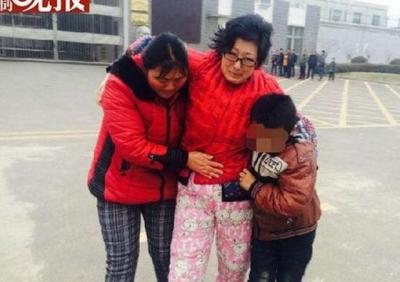 南京虐童案养母出狱：“还想继续抚养孩子”