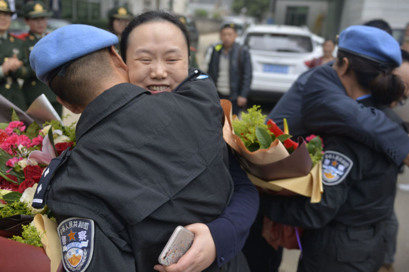 身边人| 深圳维和军医的家书：儿子，爸爸离开你去非洲是为了……