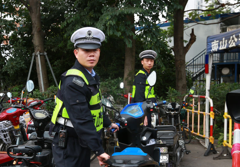 去年41人因“涉摩涉电”交通事故失去生命 今年交警要下狠招了！