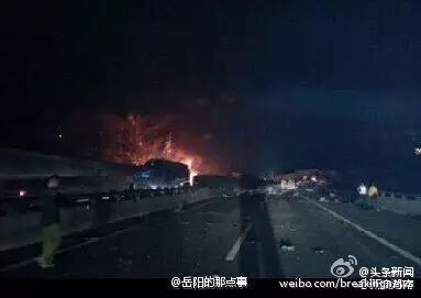 突发｜湖南岳阳汨罗市高速公路油罐车爆炸 