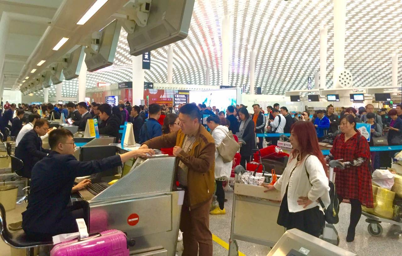 深圳机场全天取消250余航班，安排逾8000名旅客住宿