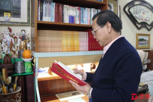 呕心沥血十年出书，七旬老人撰成东莞大朗首部“土话大字典”