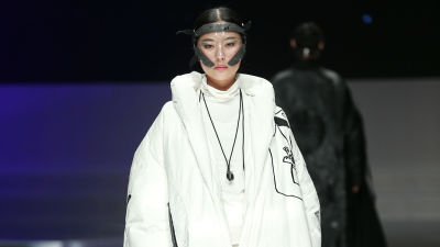 中国国际时装周开幕，“批判式设计”吸引“眼球”