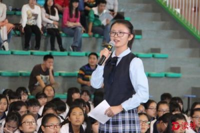 深圳坪山高级中学高三女孩儿李珮珮被评为全国“最美中学生”