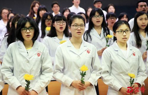 向“不会说话的老师”致敬