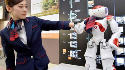 日本成田机场设机器人接机 精通中英日文