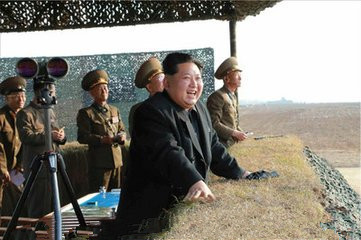 朝鲜试射新型防空火箭 金正恩亲自指导表示满意