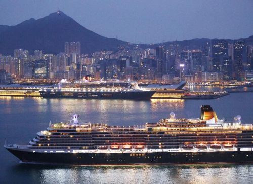 三艘皇后邮轮集聚香江 香港成为邮轮枢纽