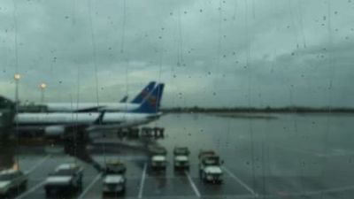 一大波雷雨云团正靠近深圳！去机场前请先关注航班动态