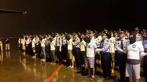 打击电信诈骗犯罪再次取得重大战果！97名罪嫌疑人被押解回...