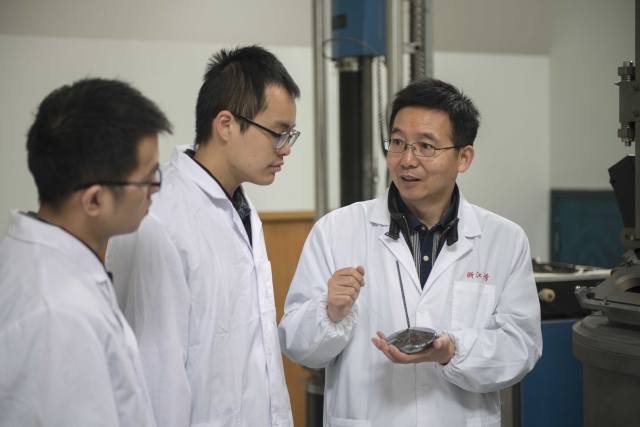 习近平总书记为何称他们为“最美的劳动者”