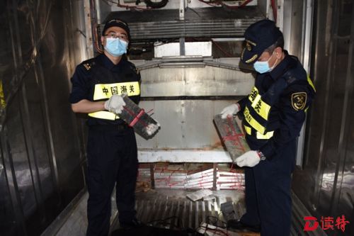 空车里居然藏了一吨多“足银砖”  最终也没逃过海关的火眼金睛