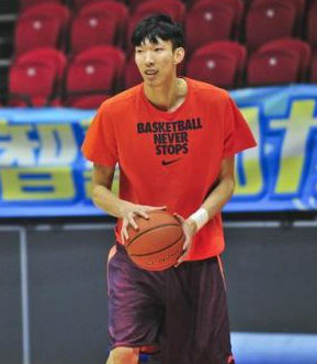 周琦宣布选秀后首次专访：想在NBA梦想舞台上施展“拳脚”