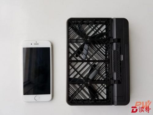 这款自拍无人机能悬浮能漂移 还能折叠揣进裤兜6