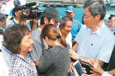 台湾被日本扣留渔船船长返台 盼当局持续护渔