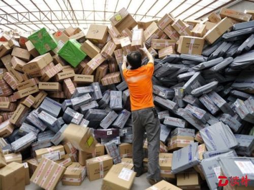快递包装年产垃圾400万吨 专家建议尽快“绿”起来