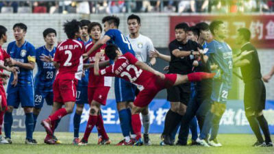 武汉警方介入调查“足协杯”球员群殴事件：将依法依规处理