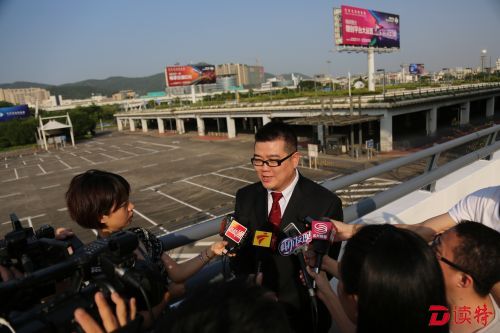 深圳国际车窗总裁赵润涛接受媒体采访1_0516