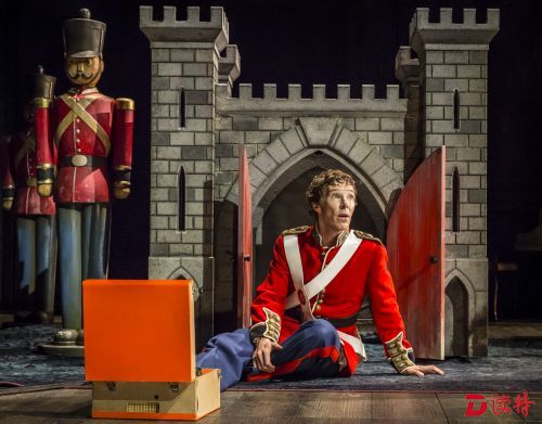 17. Benedict Cumberbatch (Hamlet) in Hamlet at the Barbican Theatre. Photo credit Johan Persson