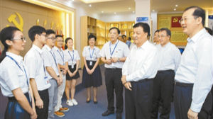 刘云山在广东调研：从严从实推进党的基层组织建设