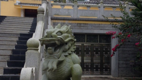 震惊！曝朱明国别墅中查抄十余车黄金钞票