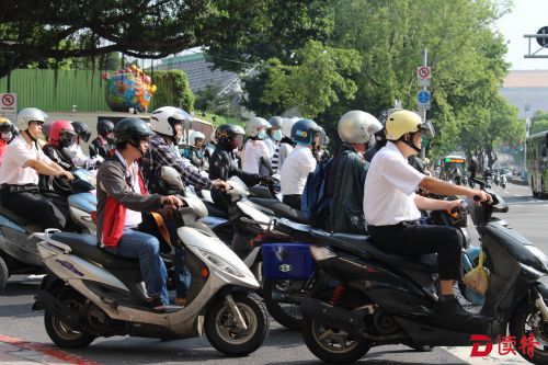机车路考下月加考4题，台湾涌现“5月抢考潮”