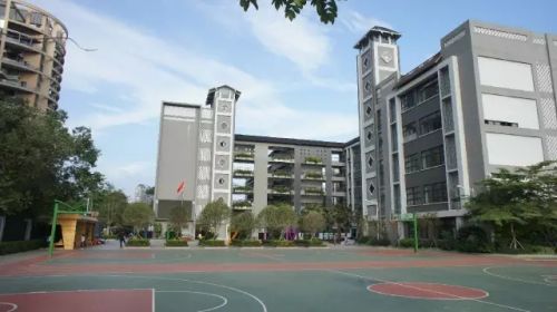 明德实验学校首招高中生