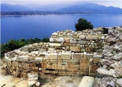 希腊考古人员称找到亚里士多德墓 骨灰放在铜瓮中