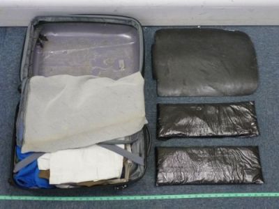 香港海关在机场截获3.2公斤可卡因毒品
