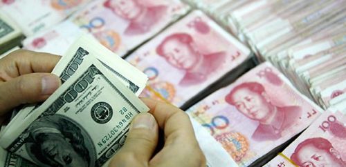 人民币持续走低 《人民日报》称“汇率不存在深蹲基础”